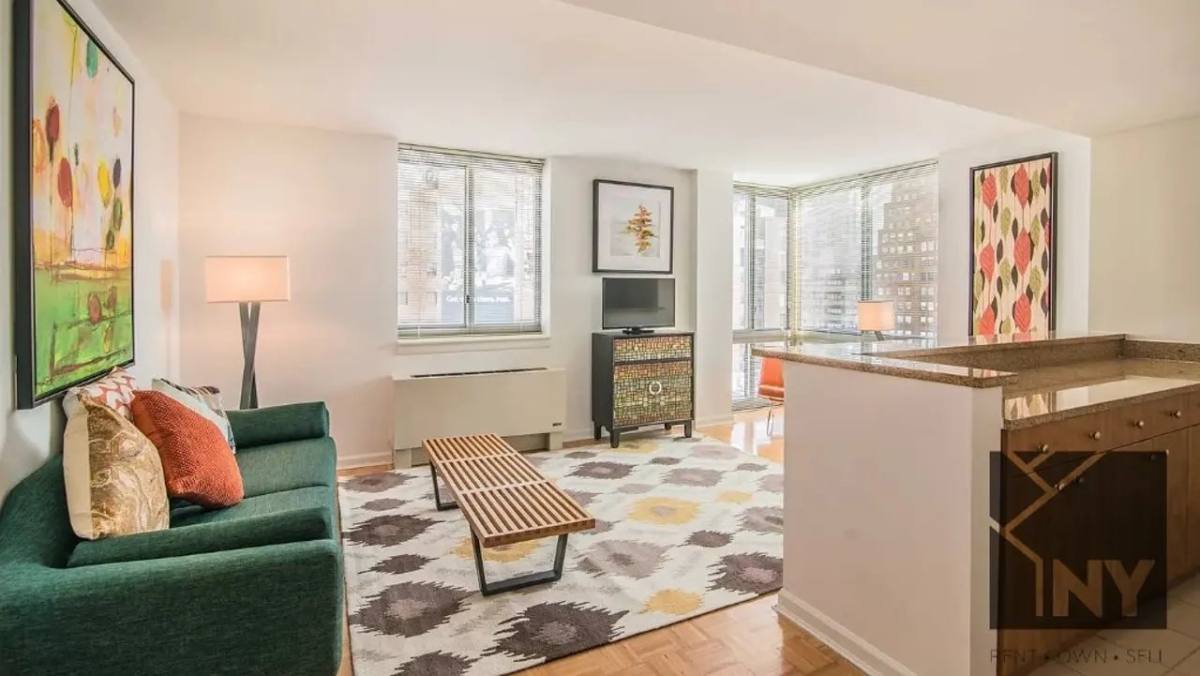 Apartment for rent at 475 9th Ave #22G, New York, NY 10018