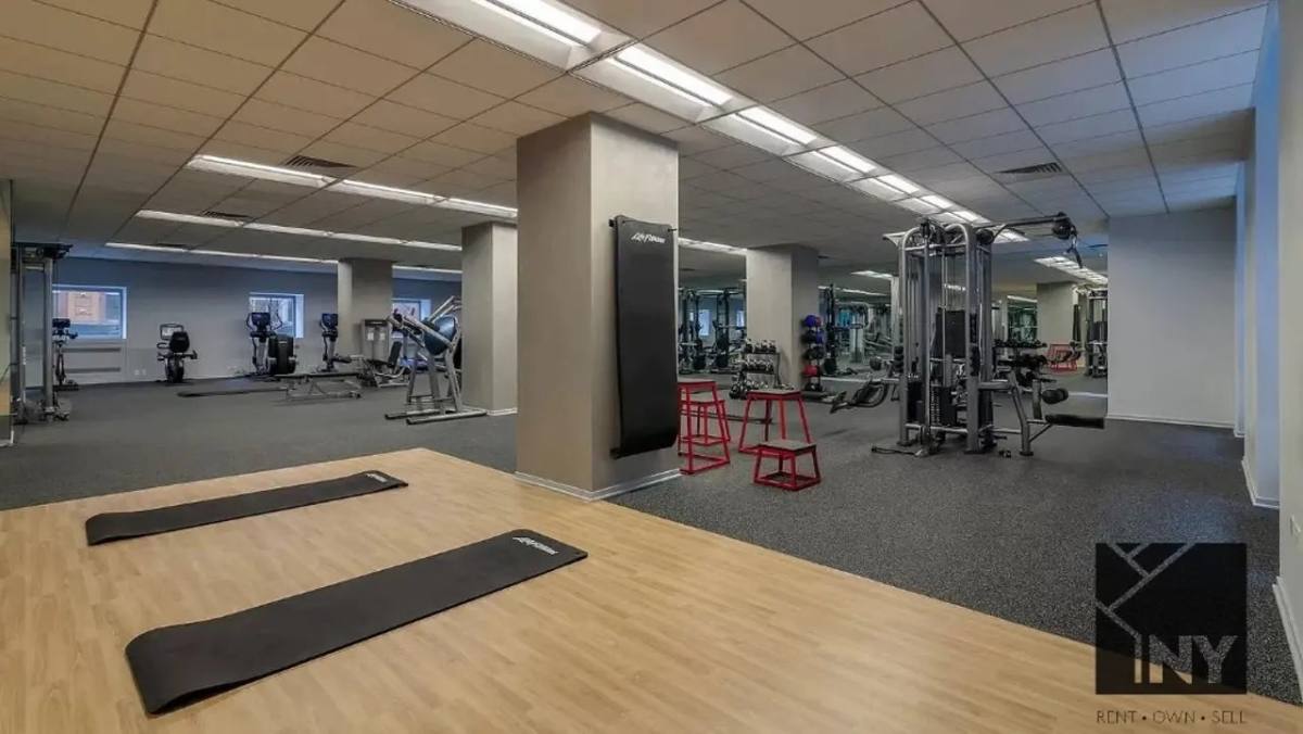 Apartment for rent at 102 W 27th St #14E, New York, NY 10001