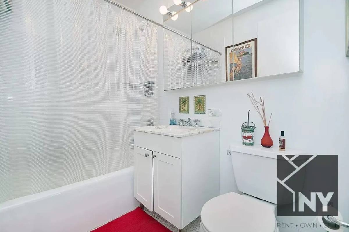 Apartment for rent at 451 W 37th St #2703, New York, NY 10018