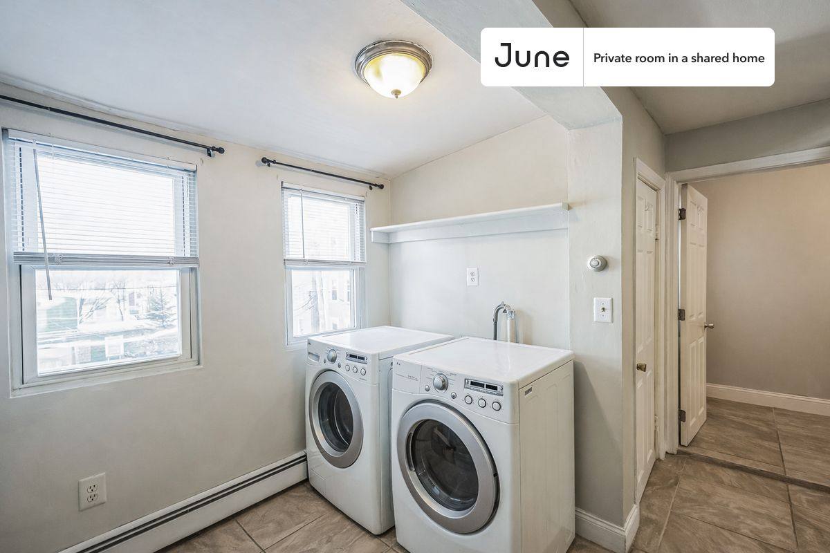 Apartment for rent at 94 Spring St #B, Cambridge, MA 02141