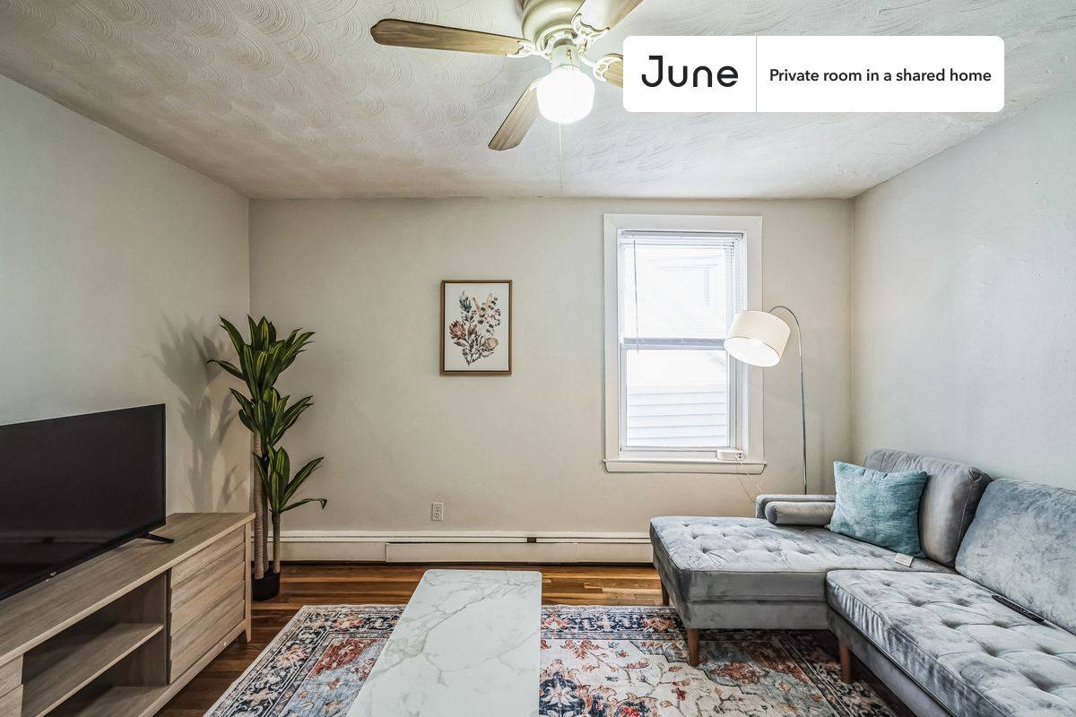 Apartment for rent at 94 Spring St #B, Cambridge, MA 02141