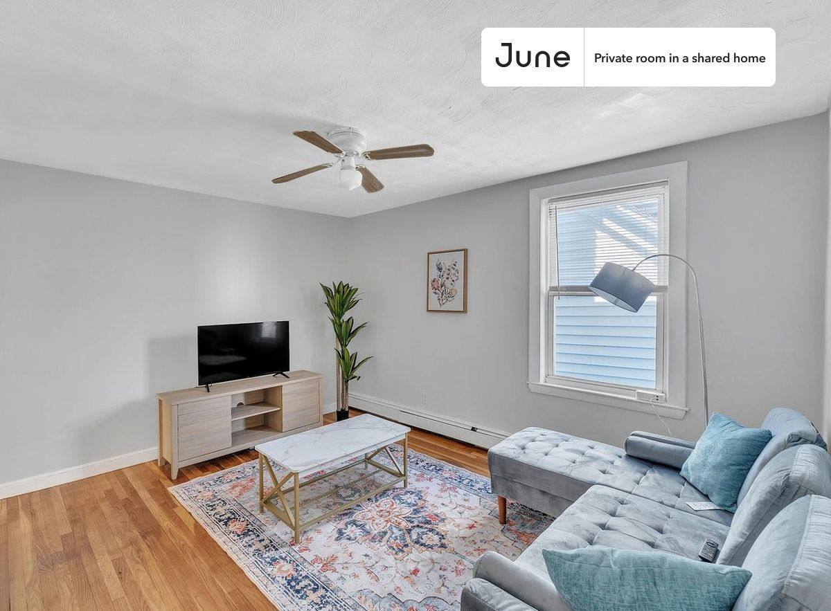 Apartment for rent at 94 Spring St #B, Cambridge, MA 02141