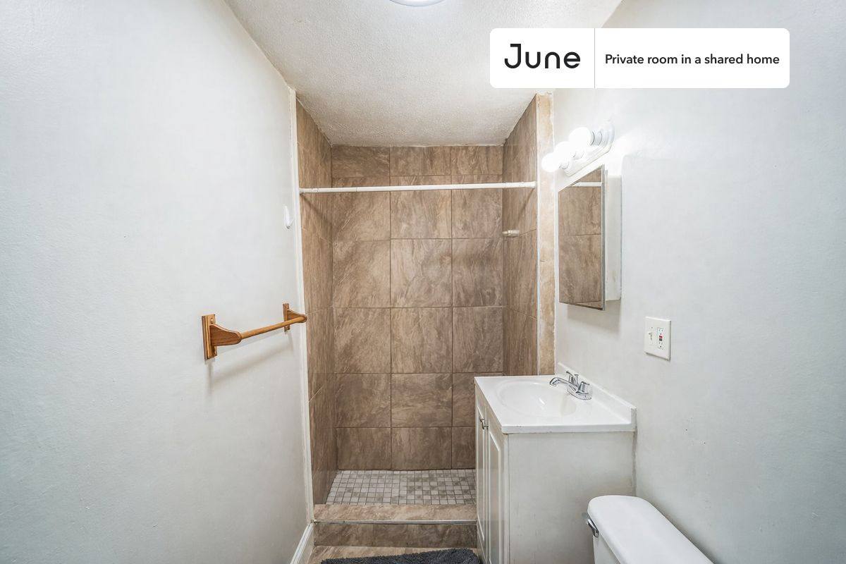 Apartment for rent at 94 Spring St #B, Cambridge, MA 02141