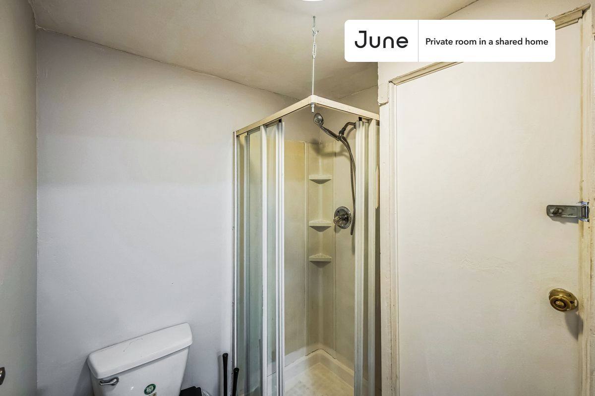 Apartment for rent at 94 Spring St #B, Cambridge, MA 02141