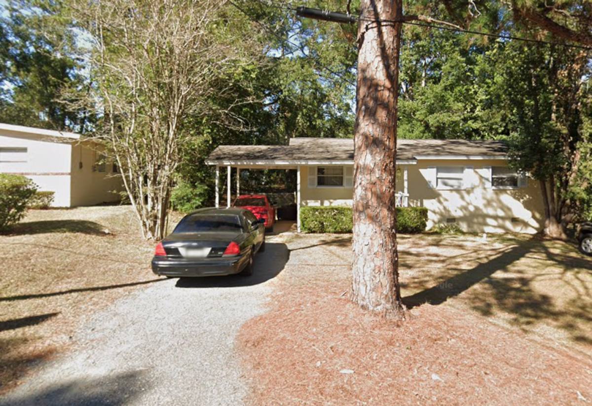 Apartment for rent at 1610 Airport Dr, Tallahassee, FL 32304