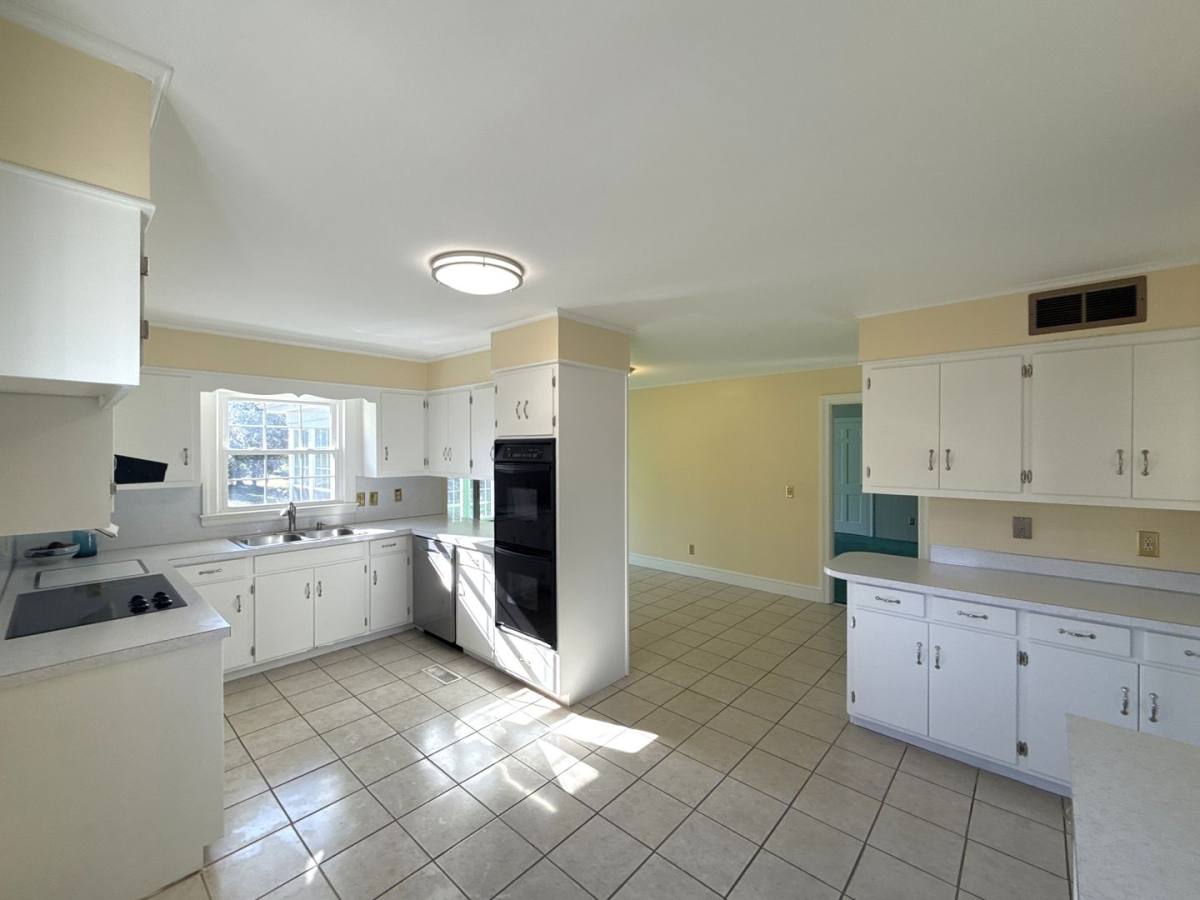 House for rent at 218 Fairway Dr, Shelby, NC 28150