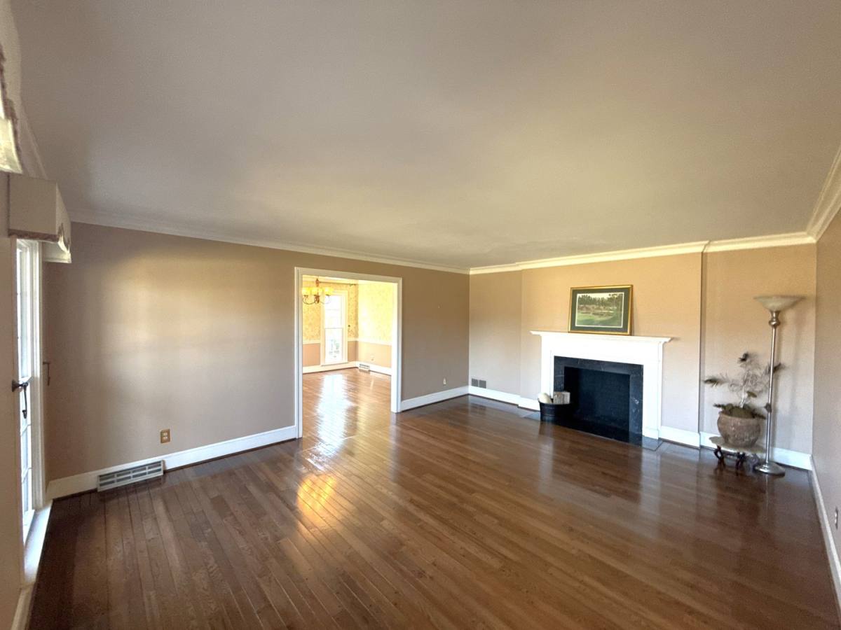 House for rent at 218 Fairway Dr, Shelby, NC 28150