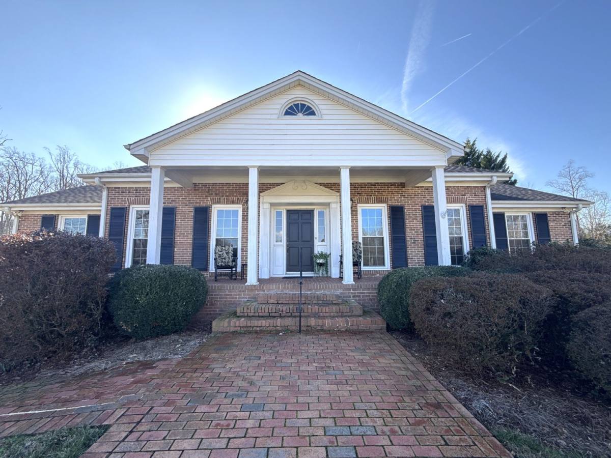 House for rent at 218 Fairway Dr, Shelby, NC 28150