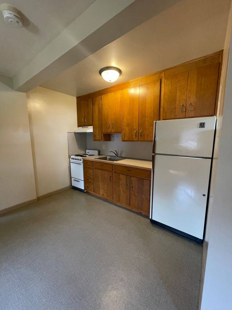 Apartment for rent at 815 W Columbia St, Flora, IN 46929