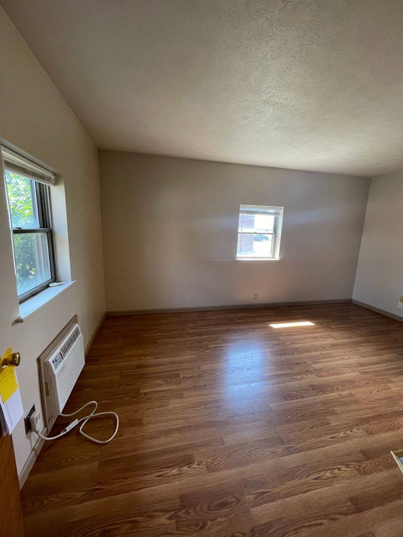 Apartment for rent at 815 W Columbia St, Flora, IN 46929