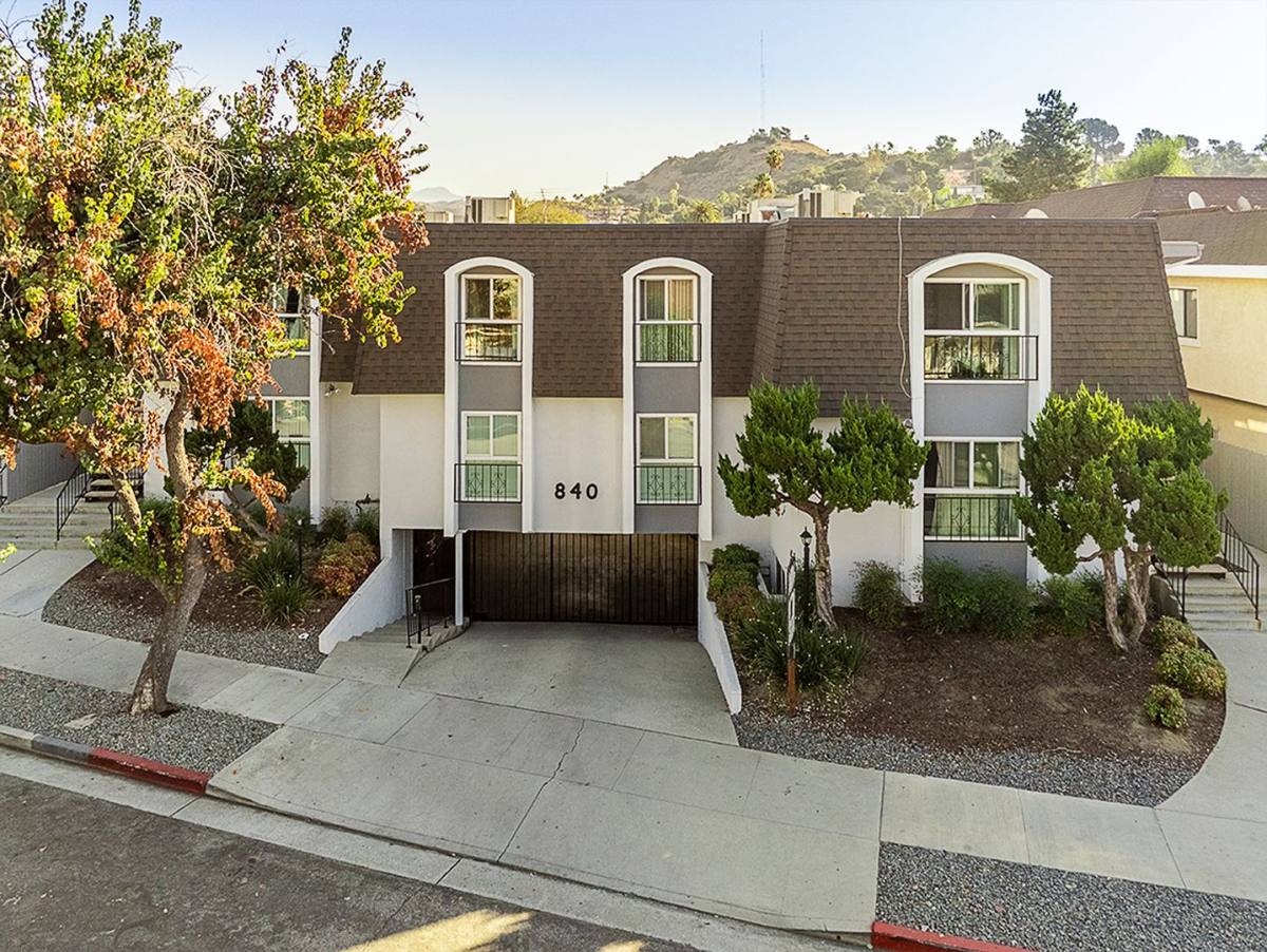 Apartment for rent at 840 Fischer St, Glendale, CA 91205