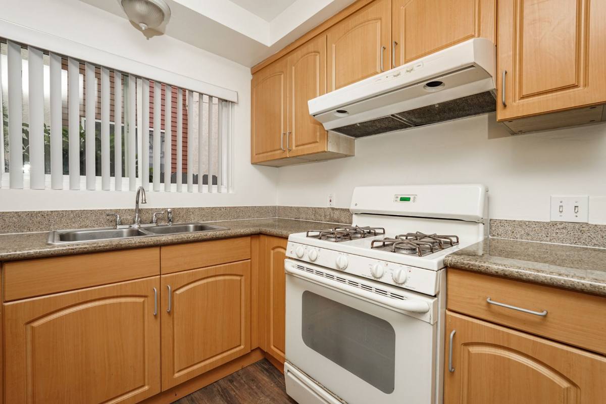 Apartment for rent at 840 Fischer St, Glendale, CA 91205