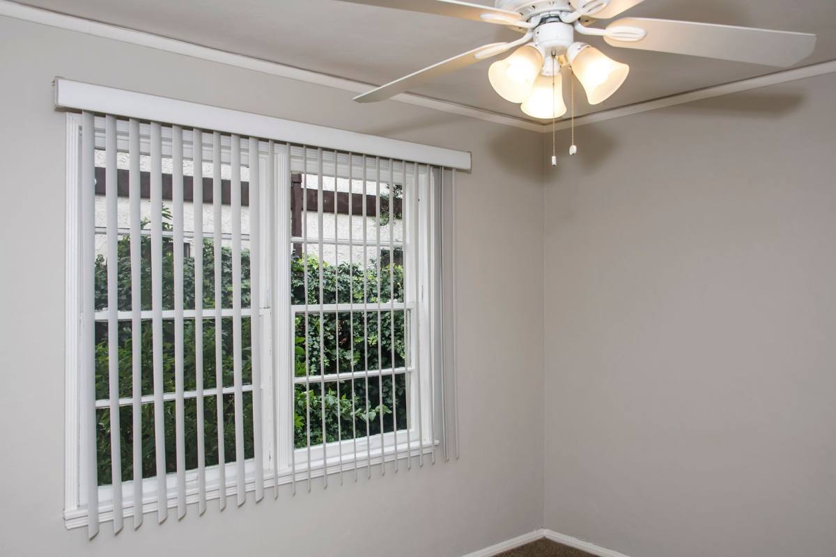 Apartment for rent at 411 E Palmer Ave, Glendale, CA 91205