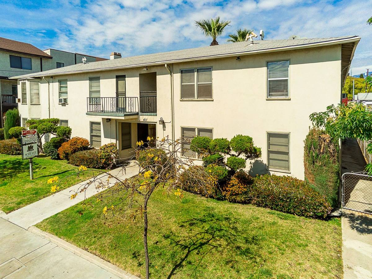 Apartment for rent at 411 E Palmer Ave, Glendale, CA 91205