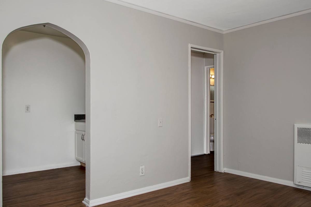 Apartment for rent at 411 E Palmer Ave, Glendale, CA 91205