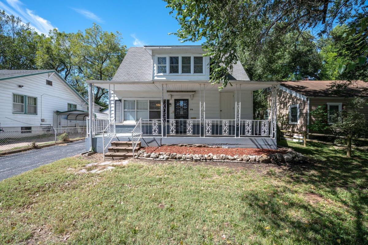 House for rent at 1317 S Pennsylvania Ave, Springfield, MO 65807