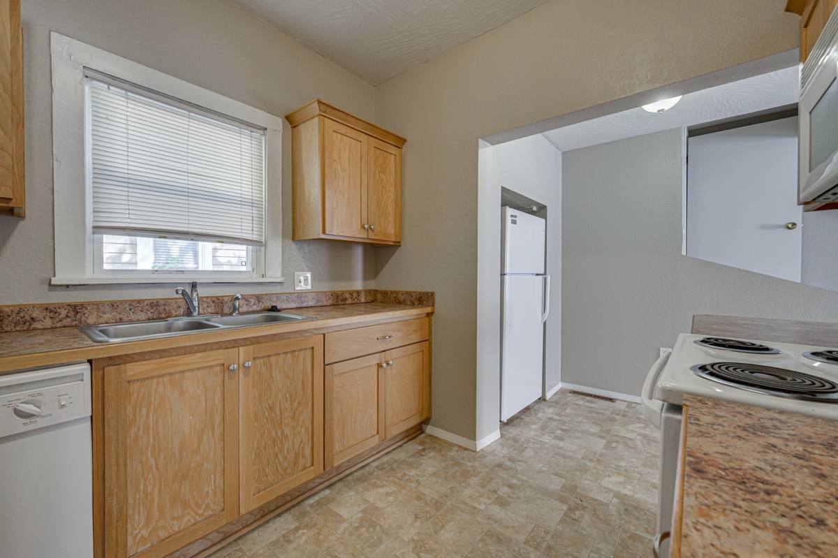 House for rent at 1317 S Pennsylvania Ave, Springfield, MO 65807