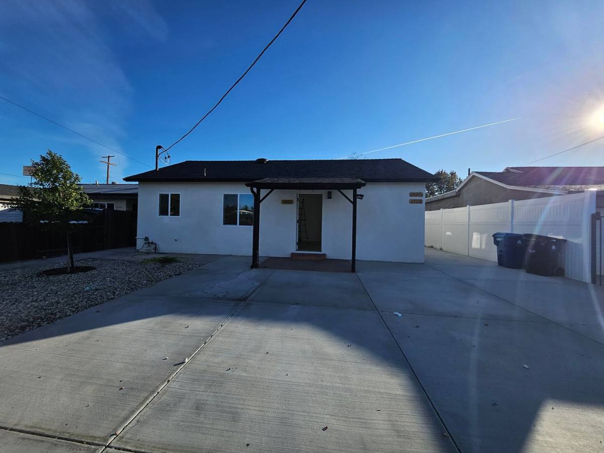 Apartment for rent at 22026 Saticoy St, Canoga Park, CA 91303