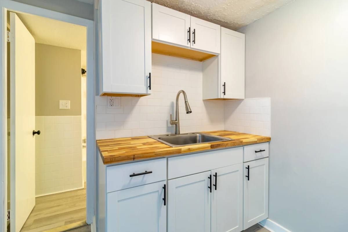Apartment for rent at 4102 Valley Rd, Cleveland, OH 44109
