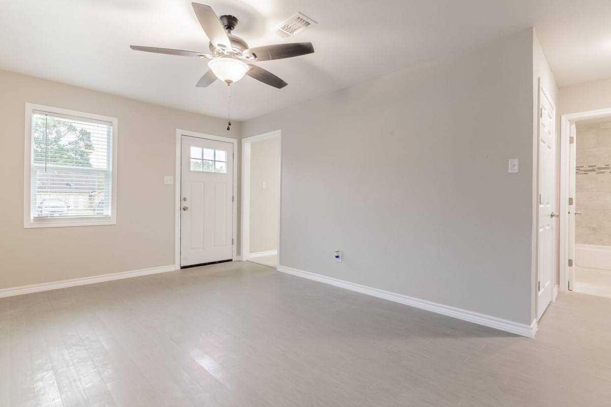 House for rent at 101 Will St, Willis, TX 77378