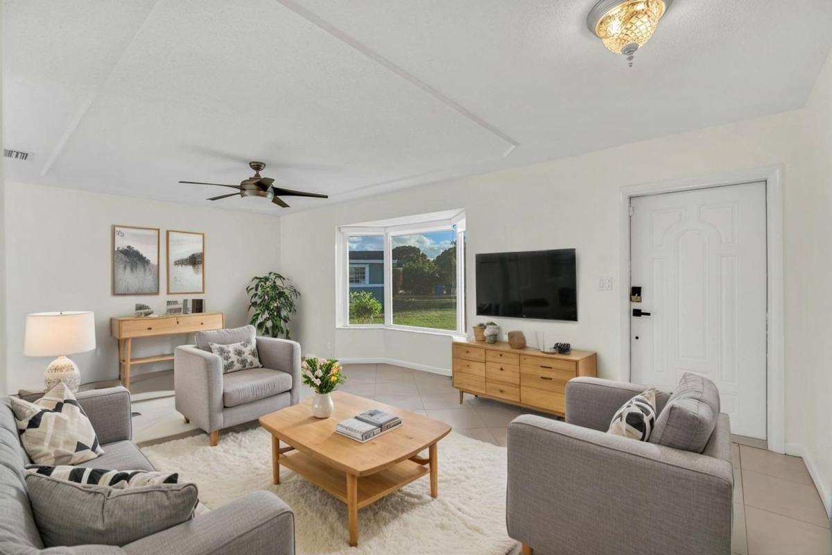 House for rent at 290 NW 65th Ave, Pompano Beach, FL 33063