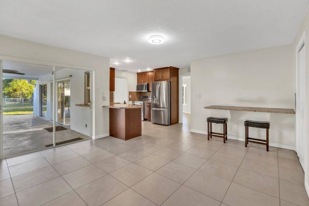 House for rent at 290 NW 65th Ave, Pompano Beach, FL 33063