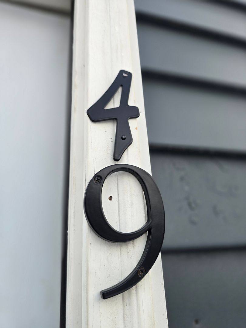 49 Royal St, Agawam, MA 01001