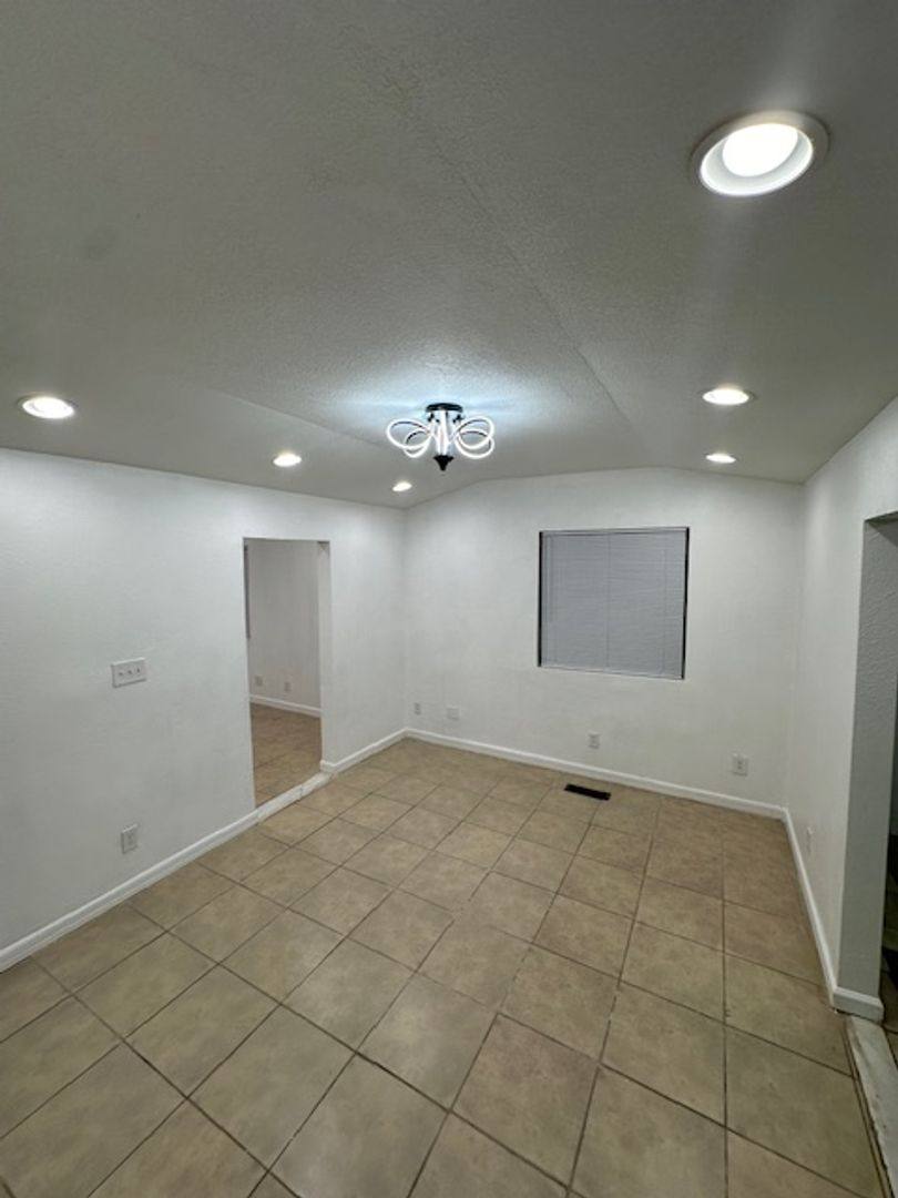 Apartment for rent at 2013 Early St, Lynchburg, VA 24503