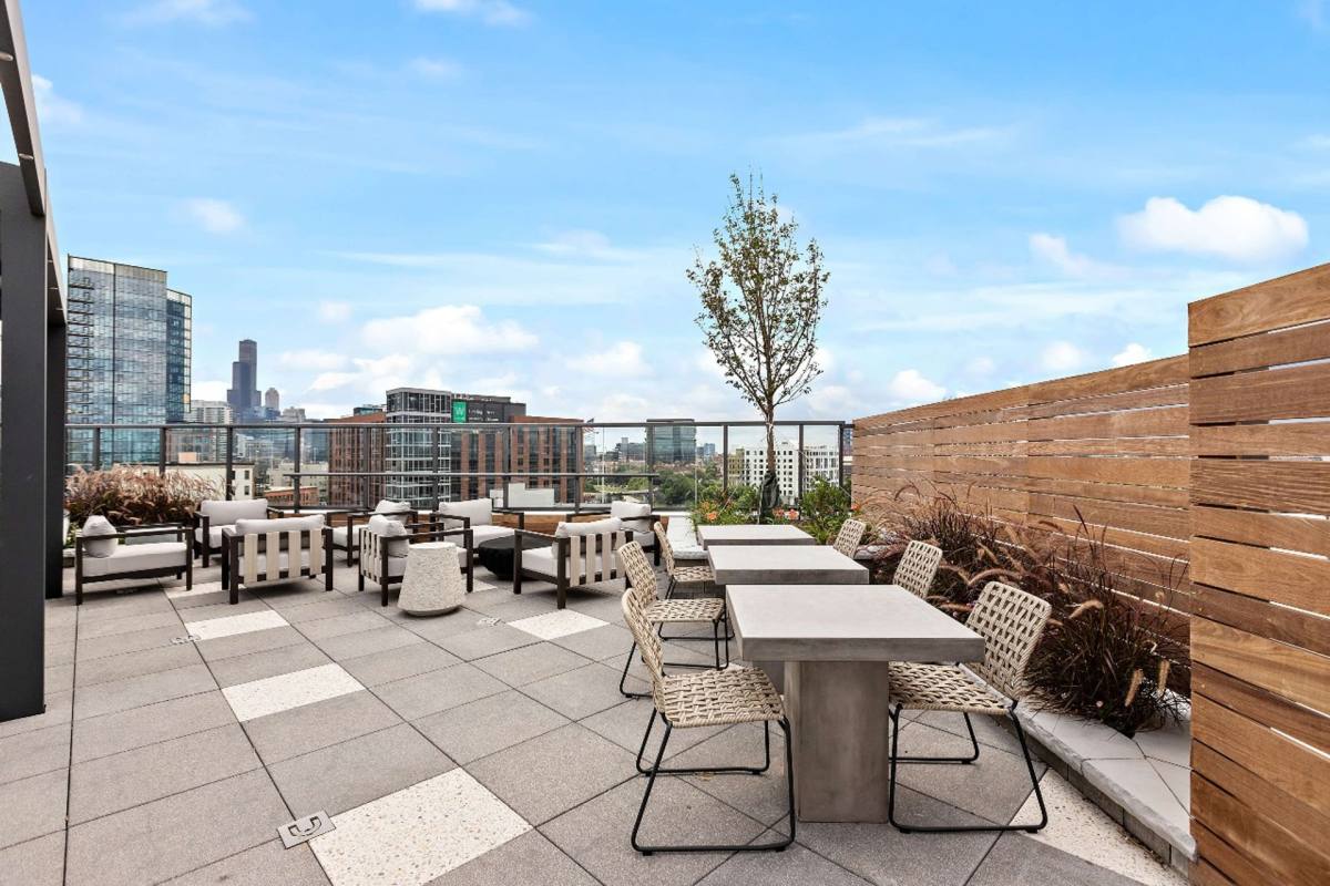 Apartment for rent at 1122 W Chicago Ave, Chicago, IL 60642