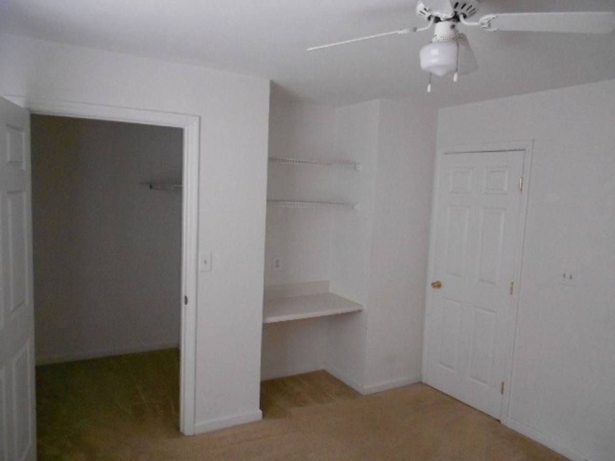 Townhouse for rent at 1909-B Bellevue Way, Tallahassee, FL 32304