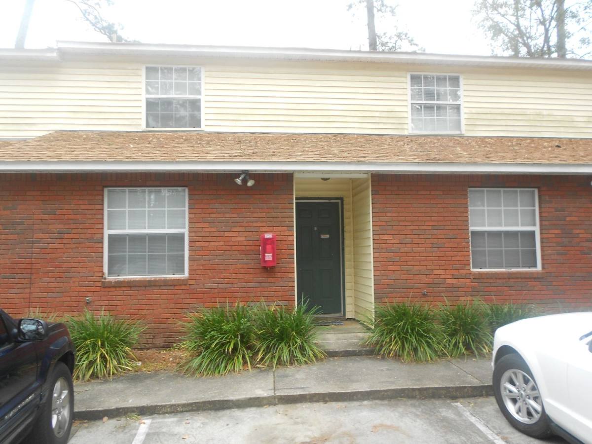 Townhouse for rent at 1909-B Bellevue Way, Tallahassee, FL 32304