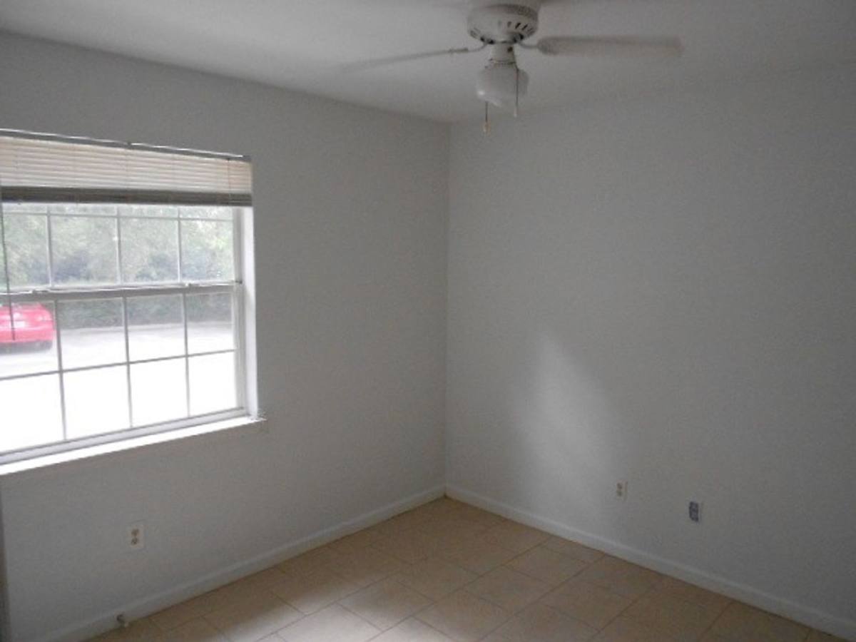 Townhouse for rent at 1909-B Bellevue Way, Tallahassee, FL 32304