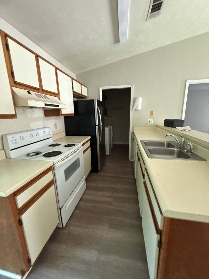 Apartment for rent at 904 Bald Eagle Run, Tallahassee, FL 32304