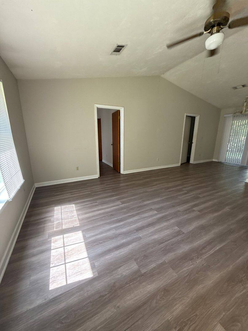 Apartment for rent at 904 Bald Eagle Run, Tallahassee, FL 32304