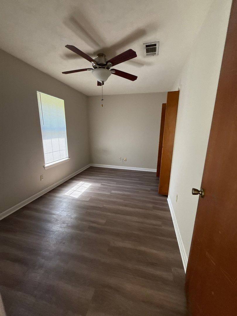 Apartment for rent at 904 Bald Eagle Run, Tallahassee, FL 32304