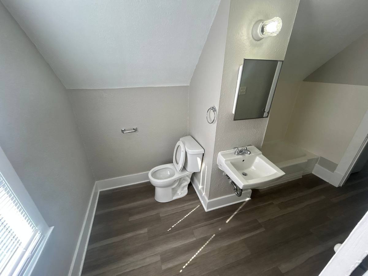 House for rent at 913 Ave A, Council Bluffs, IA 51503
