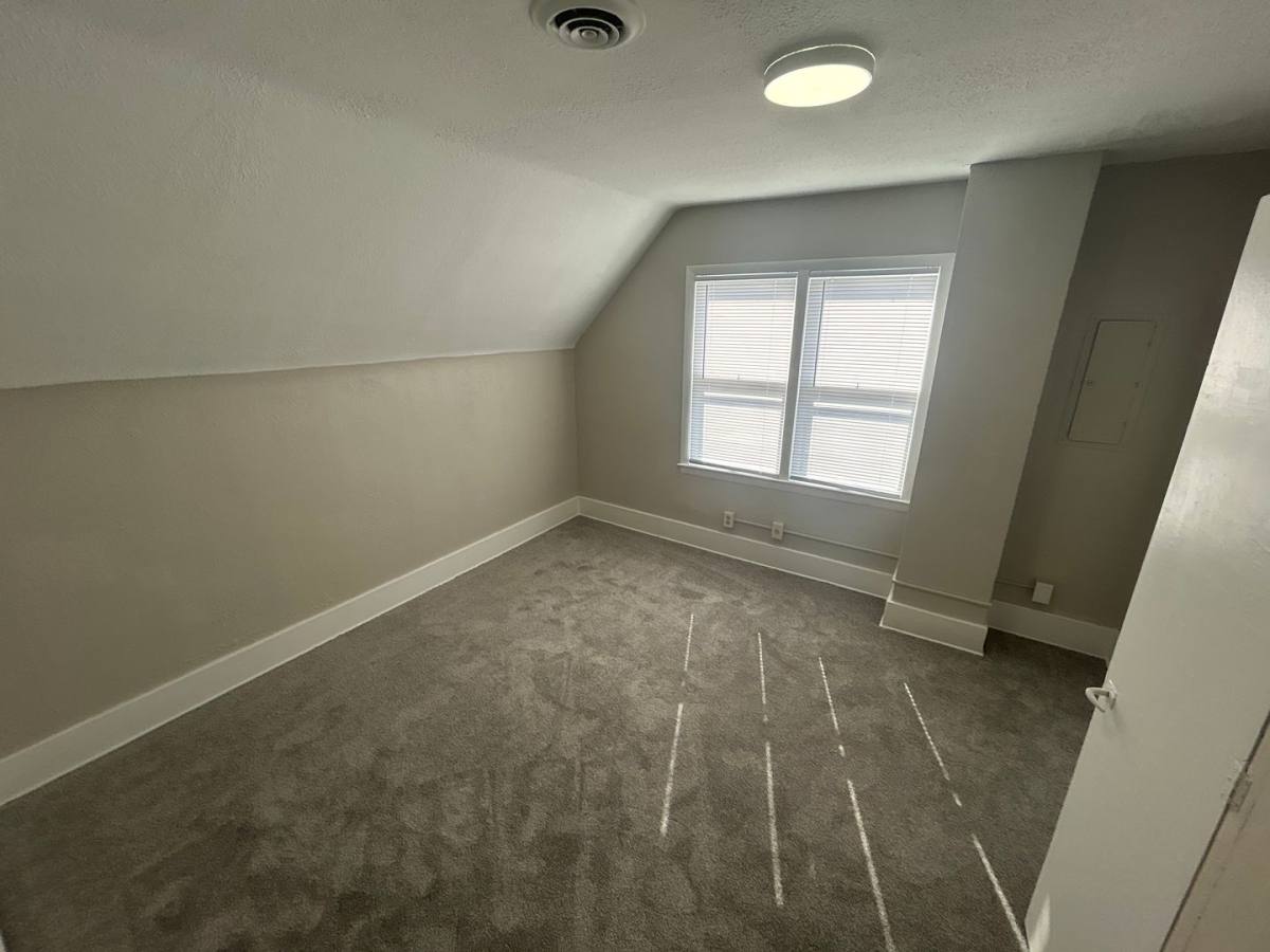 House for rent at 913 Ave A, Council Bluffs, IA 51503