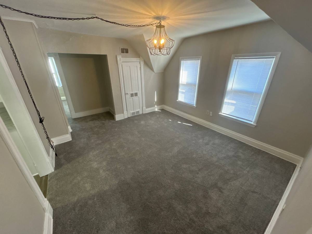 House for rent at 913 Ave A, Council Bluffs, IA 51503
