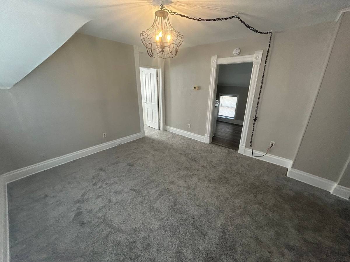 House for rent at 913 Ave A, Council Bluffs, IA 51503