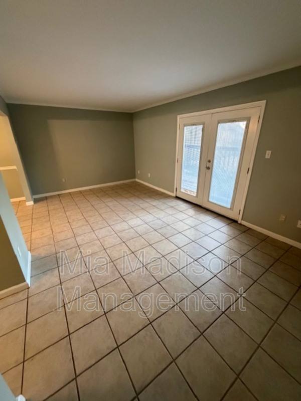 Townhouse for rent at 527 Tibet Ave #3, Savannah, GA 31406