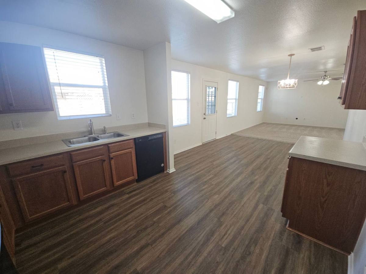 House for rent at 1432 Lauren Dr, Burleson, TX 76028