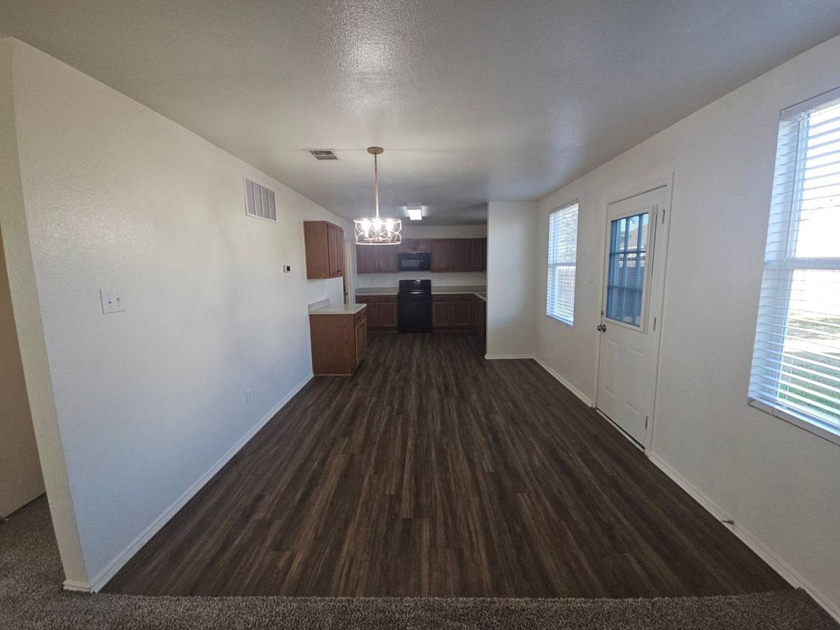 House for rent at 1432 Lauren Dr, Burleson, TX 76028
