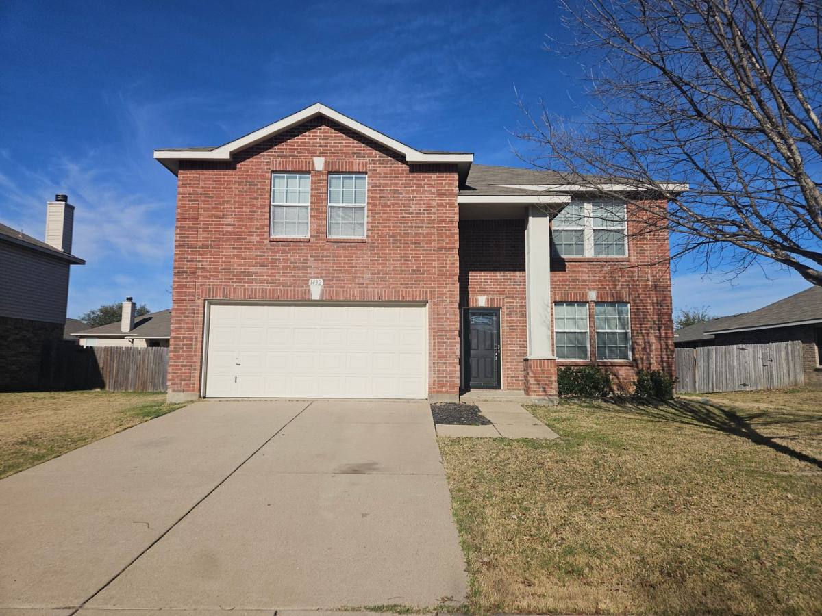 House for rent at 1432 Lauren Dr, Burleson, TX 76028
