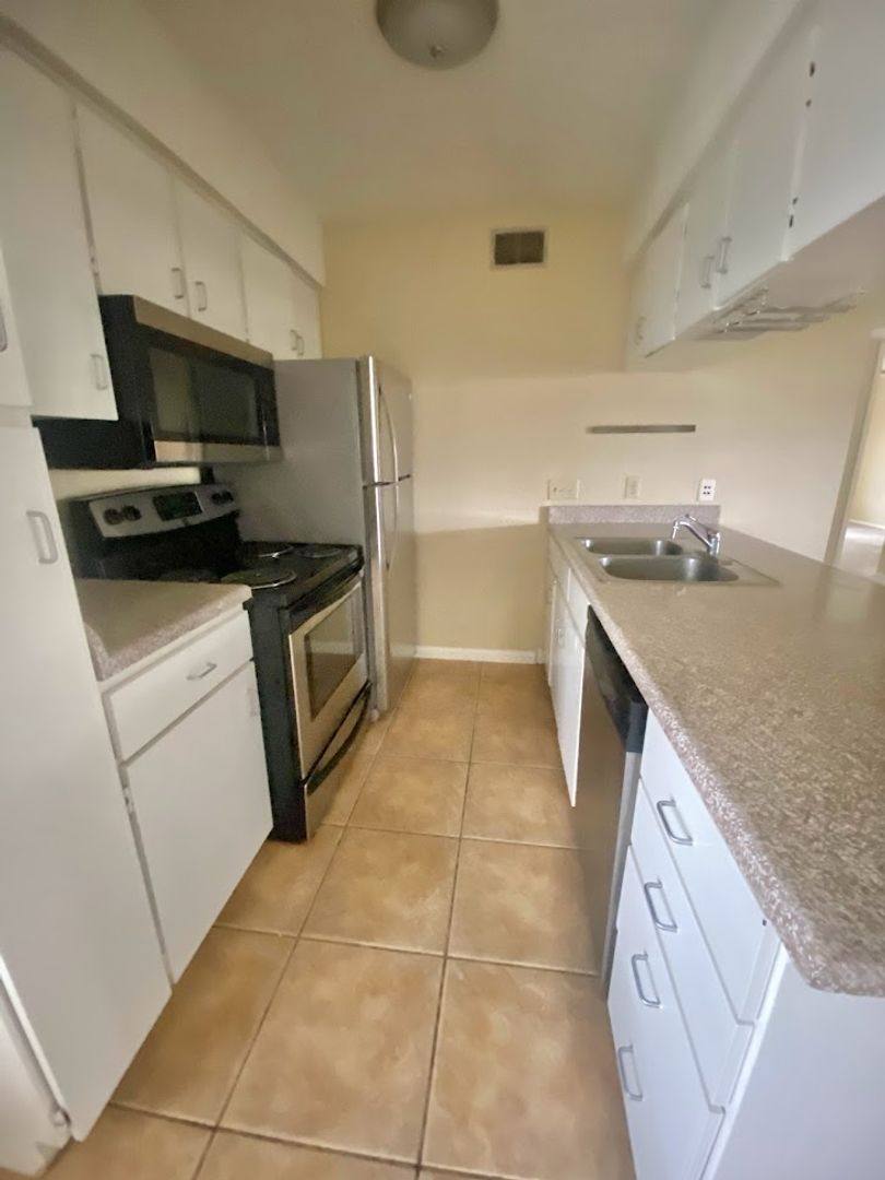 Condo for rent at 910 Duncan #61, Austin, TX 78705