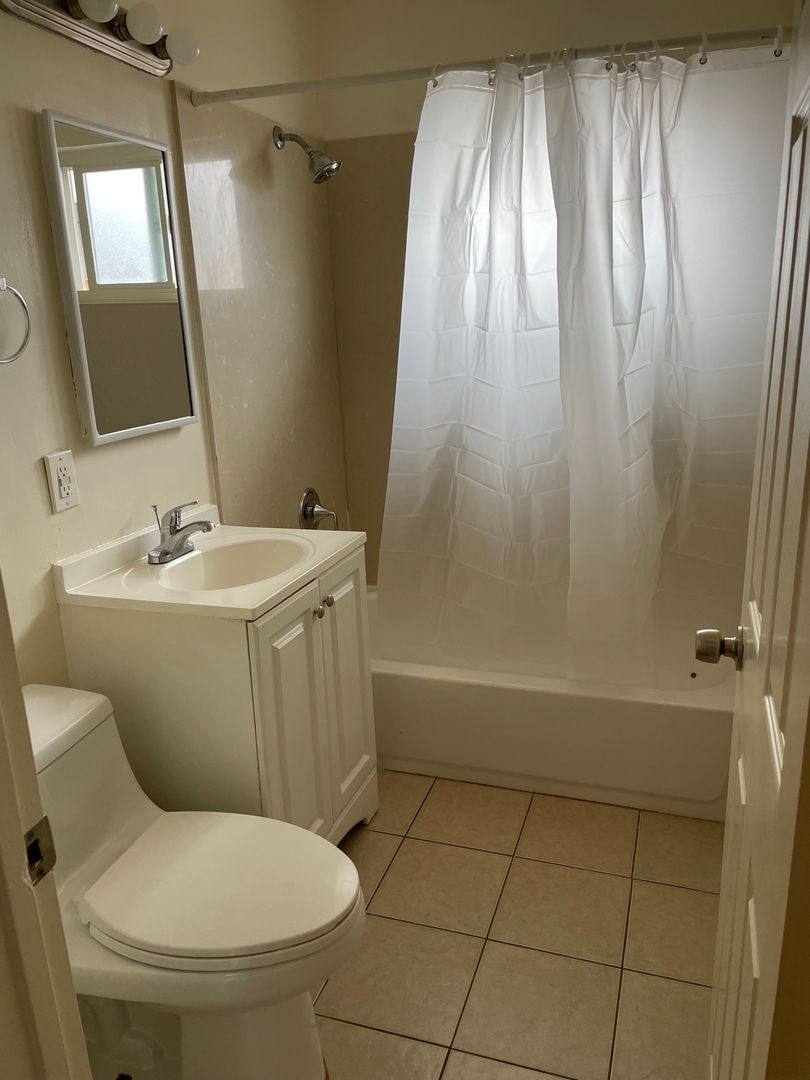 Apartment for rent at 310 Market Place, Menlo Park, CA 94025