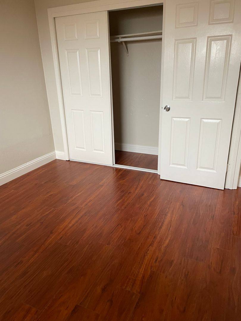 Apartment for rent at 310 Market Place, Menlo Park, CA 94025