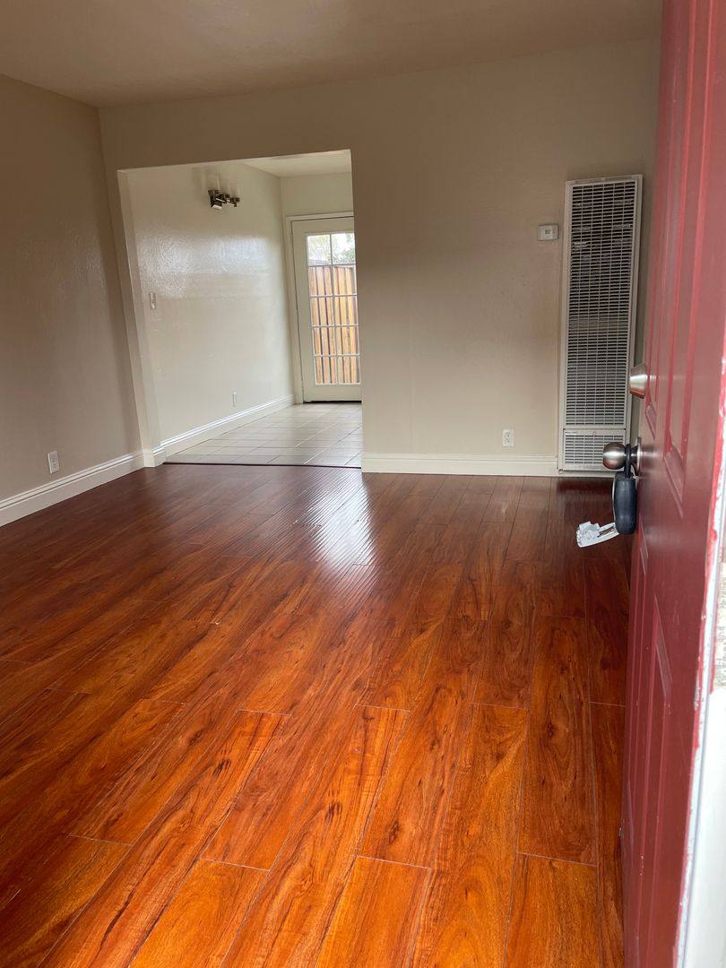 Apartment for rent at 310 Market Place, Menlo Park, CA 94025