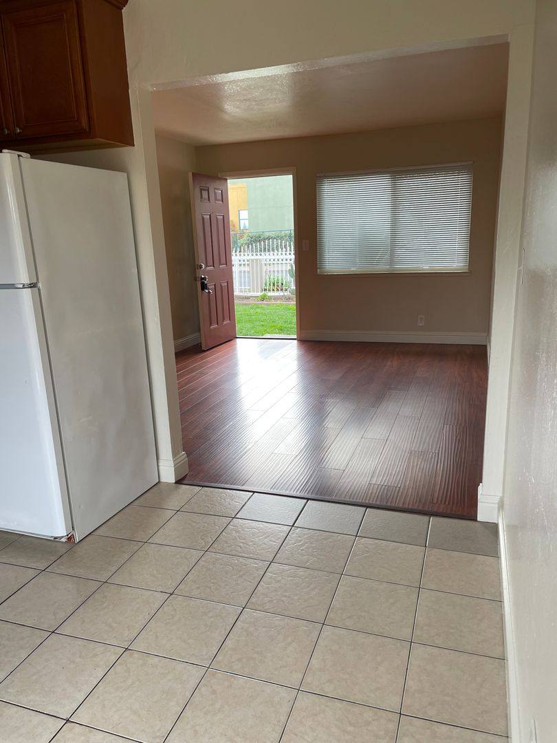 Apartment for rent at 310 Market Place, Menlo Park, CA 94025