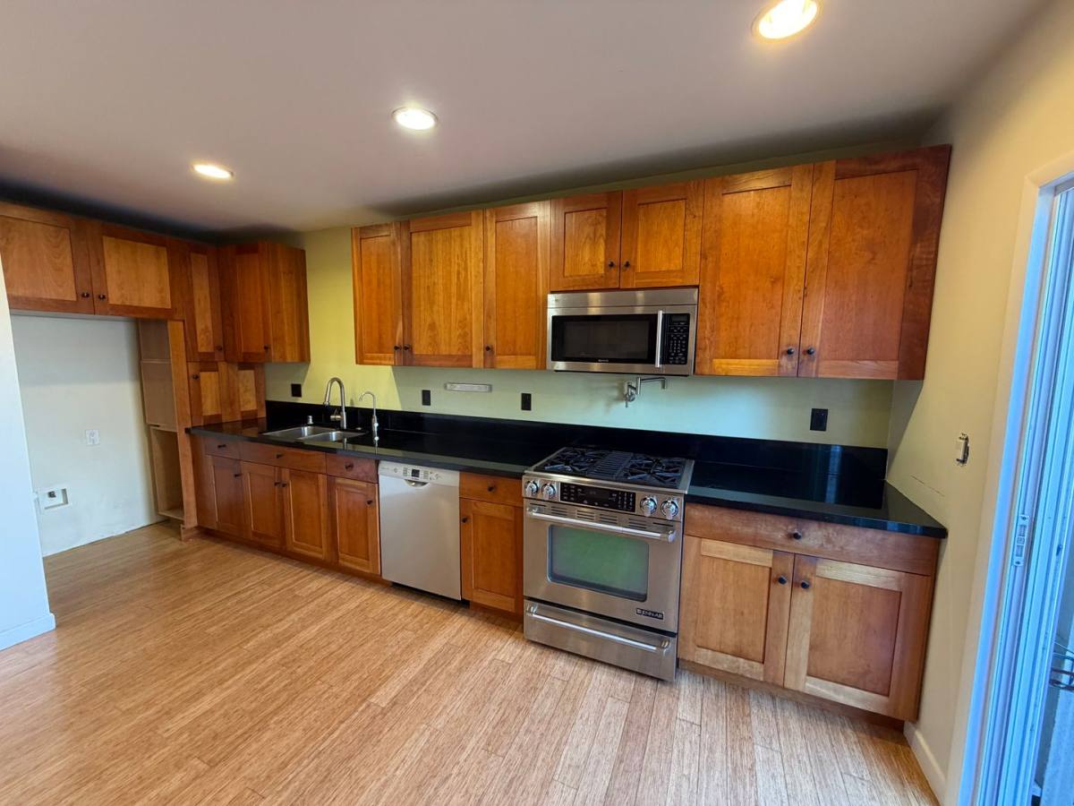 4671 Westlawn Ave, Los Angeles, CA 90066 - Apartment For Rent - Image 2