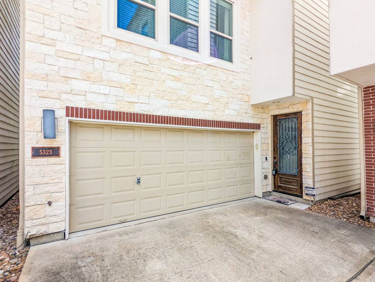 House for rent at 5323 Kiam St, Houston, TX 77007